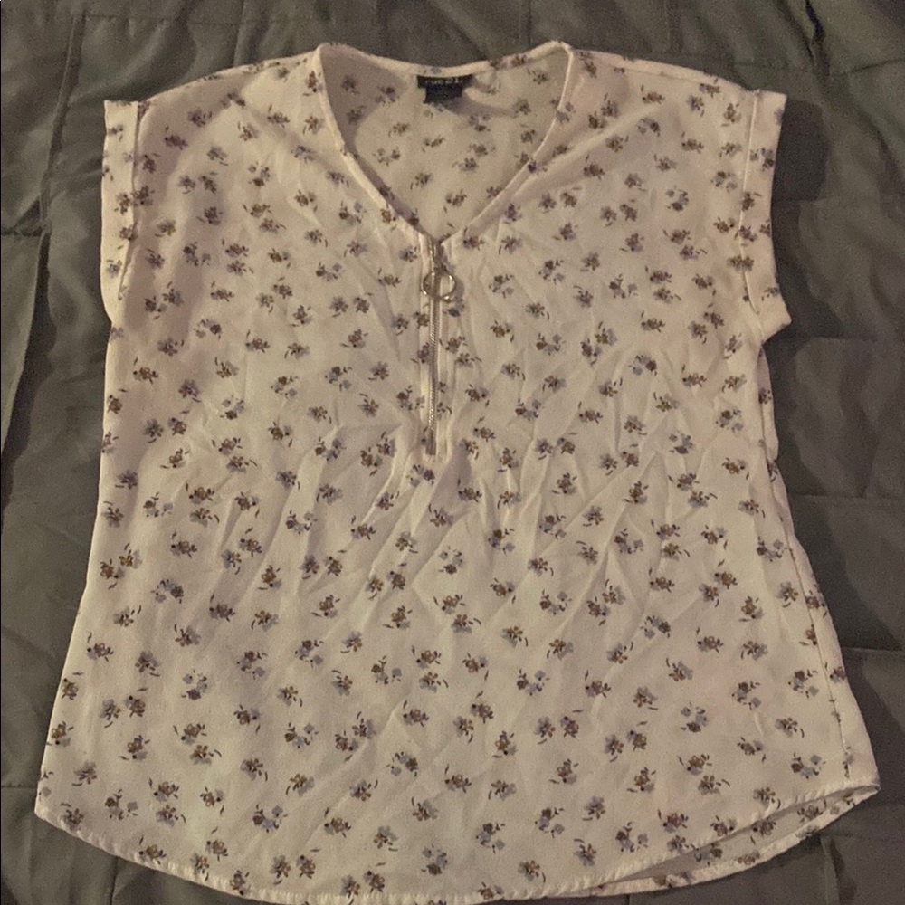 Rue21 Cream Cap Sleeve Buttoned Blouse with Mandarin Collar